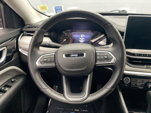 Used 2022 Jeep Compass Limited AWD/4WD image 16