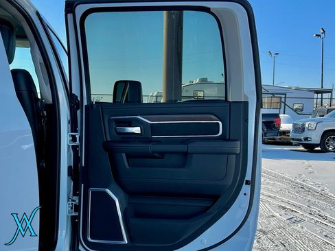 Used 2024 RAM 2500 Laramie AWD/4WD image 27