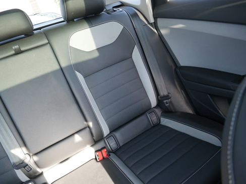 Used 2023 Volkswagen Taos SEL image 14