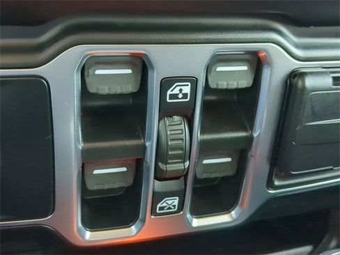 Used 2020 Jeep Wrangler Unlimited Sahara w/ Uconnect 4C Nav & Sound Group image 21