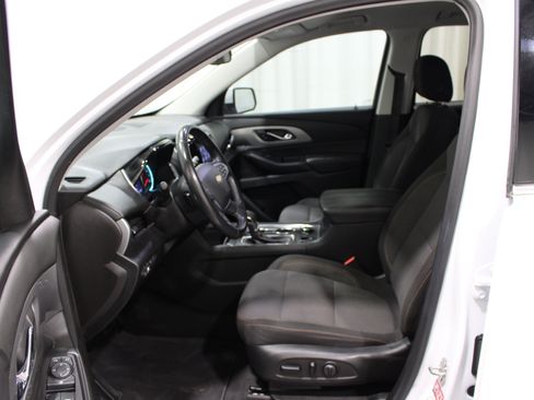 Used 2021 Chevrolet Traverse LT FWD image 3
