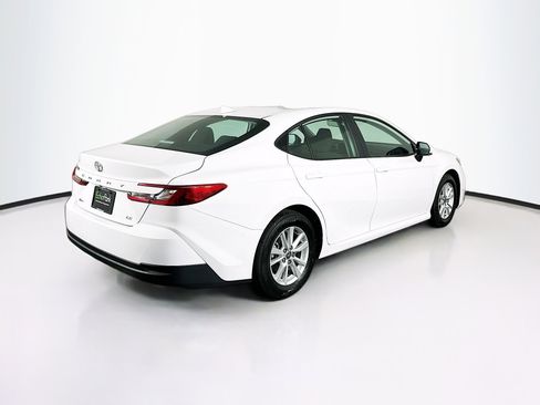 Used 2025 Toyota Camry LE image 9