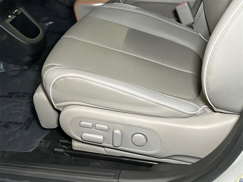 Used 2024 Hyundai Ioniq 5 Limited image 24