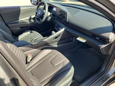 New 2026 Hyundai Elantra SEL Sport FWD image 21