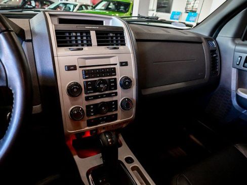 Used 2011 Ford Escape XLT w/ 203A Rapid Spec Order Code AWD/4WD image 30