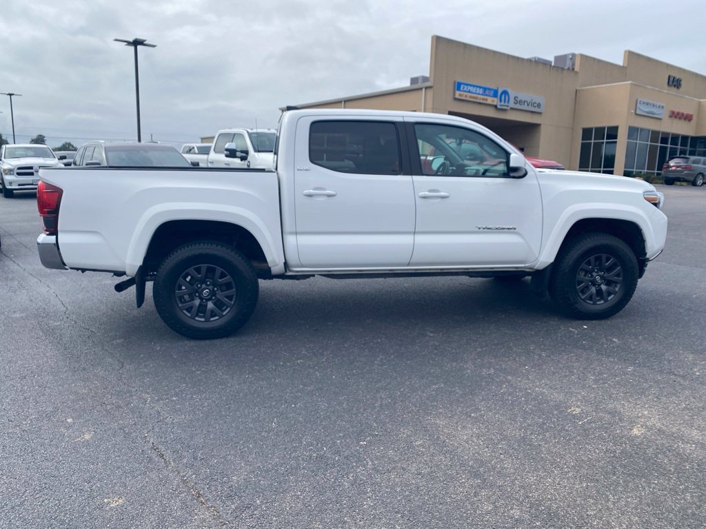 Used 2023 Toyota Tacoma SR5 RWD image 9