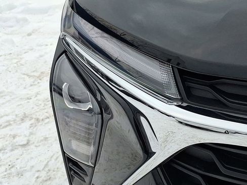 Used 2024 Chevrolet Trax LT w/ Driver Confidence Package image 35