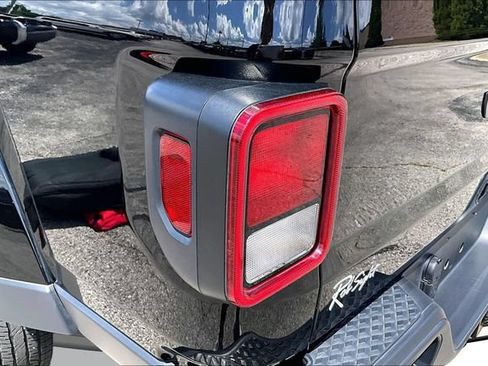 Used 2023 Jeep Gladiator Sport AWD/4WD image 23