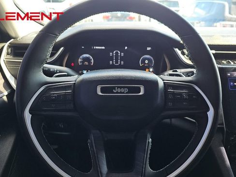 Used 2023 Jeep Grand Cherokee L Limited AWD/4WD image 14