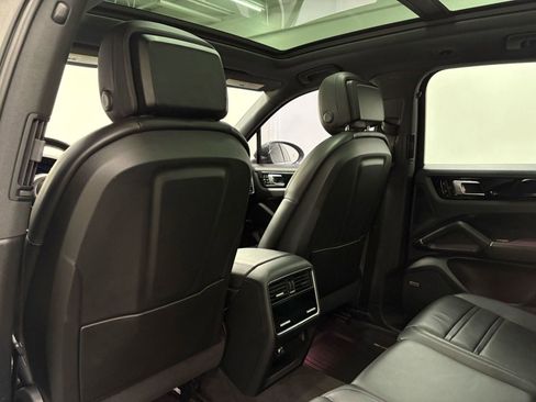 Used 2019 Porsche Cayenne AWD/4WD image 17