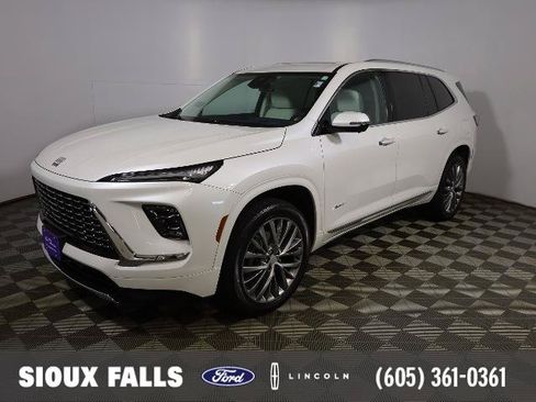 Used 2025 Buick Enclave Avenir w/ Trailering Package, 5000 lbs. AWD/4WD image 1