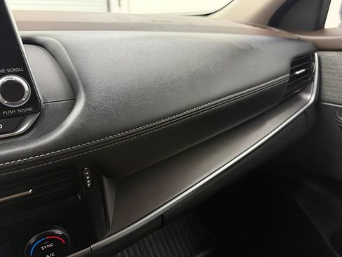 Used 2021 Nissan Rogue SV FWD image 23