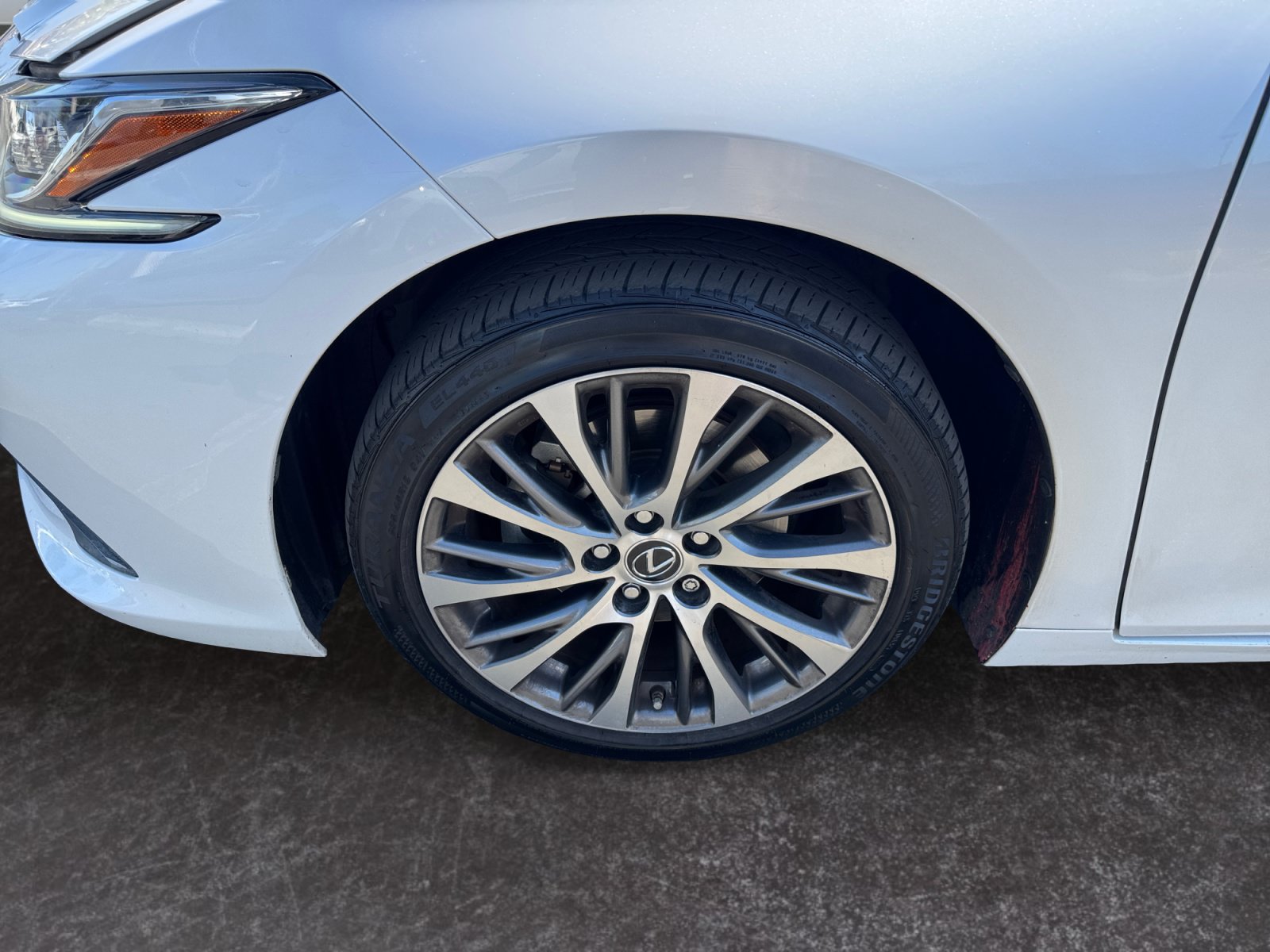 Used 2019 Lexus ES 300h w/ Premium Package FWD image 14