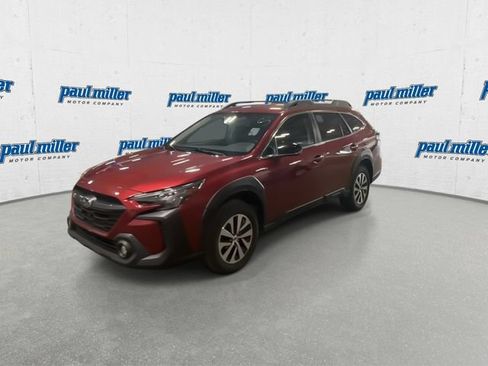 Used 2024 Subaru Outback Premium AWD/4WD image 4