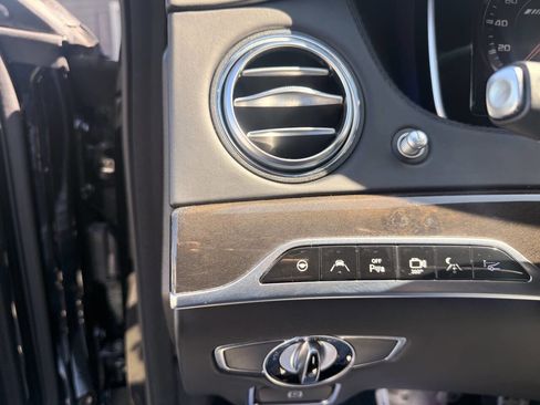 Used 2015 Mercedes-Benz S 63 AMG 4MATIC Sedan image 23