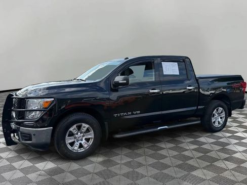 Used 2019 Nissan Titan SV w/ SV Convenience Package AWD/4WD image 2