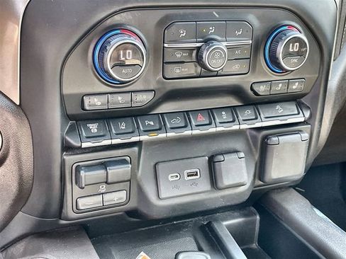 Certified 2021 Chevrolet Silverado 2500 LTZ w/ LTZ Premium Package image 18