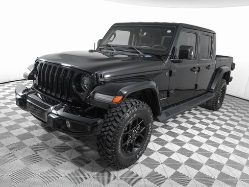 Used 2023 Jeep Gladiator Overland image 9