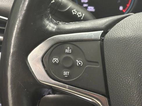 Used 2020 Chevrolet Traverse LT FWD image 23