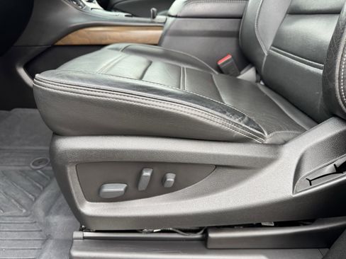 Used 2019 GMC Yukon Denali w/ Denali Ultimate Package image 26