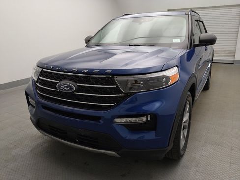 Used 2023 Ford Explorer XLT w/ Equipment Group 202A AWD/4WD image 15