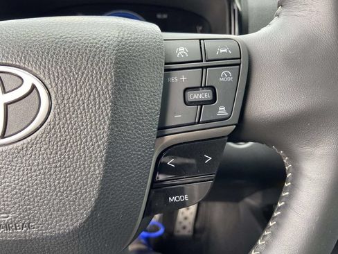 Used 2025 Toyota Camry SE w/ Convenience Package FWD image 35