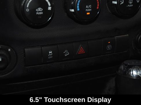 Used 2018 Jeep Wrangler Sahara w/ Connectivity Group AWD/4WD image 24