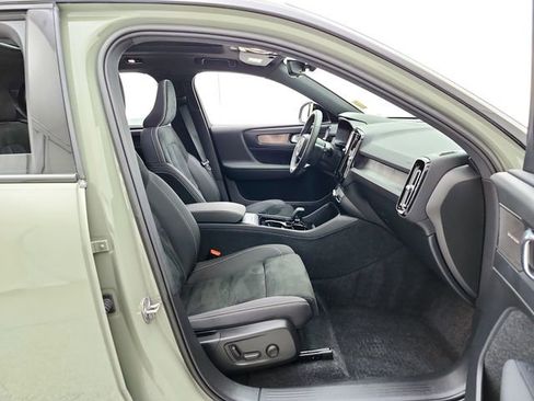 Certified 2023 Volvo XC40 Recharge Ultimate w/ Protection Package Premier AWD/4WD image 18