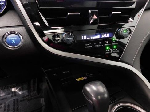 Used 2024 Toyota Camry SE image 42