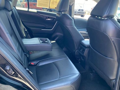 Used 2021 Toyota RAV4 XLE Premium FWD image 17