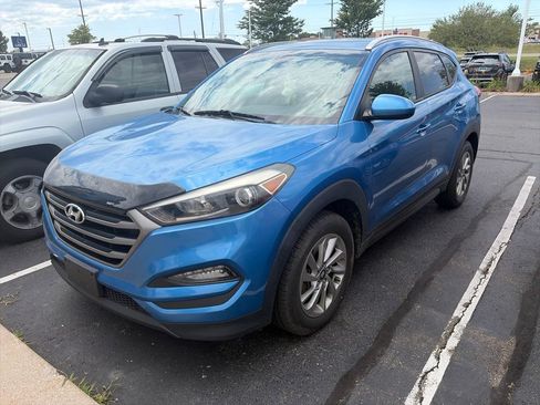 Used 2016 Hyundai Tucson SE w/ Option Group 02 AWD/4WD image 3