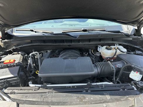 Certified 2024 Chevrolet Suburban Z71 w/ Luxury Package AWD/4WD image 13