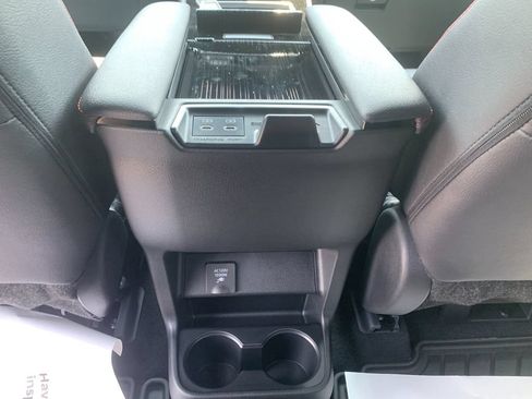Used 2026 Toyota Sienna XSE FWD image 15