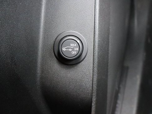 Used 2023 Chevrolet Equinox RS image 25