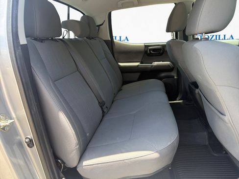 Used 2018 Toyota Tacoma 2WD Double Cab image 12