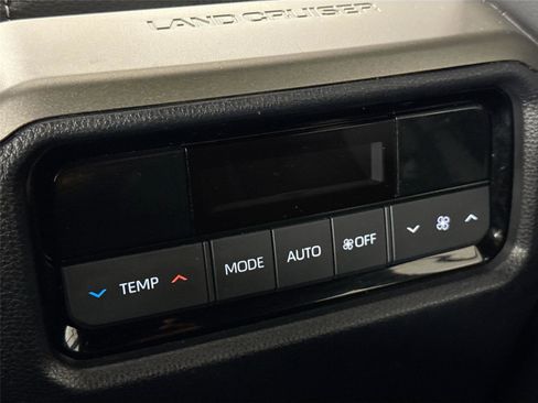 Certified 2024 Toyota Land Cruiser image 36