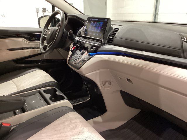 Certified 2025 Honda Odyssey Elite image 16