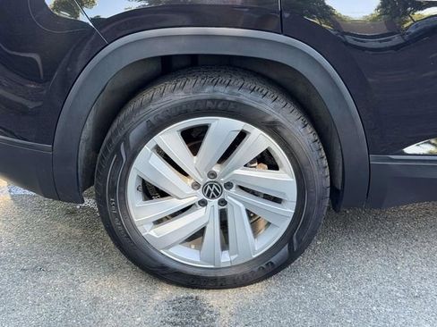 Certified 2023 Volkswagen Atlas Cross Sport SE w/ Panoramic Sunroof Package AWD/4WD image 9