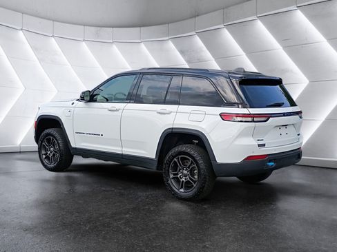 Used 2024 Jeep Grand Cherokee Trailhawk AWD/4WD image 4