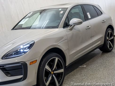 Used 2023 Porsche Macan AWD/4WD image 4