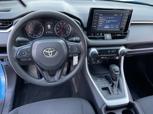 Used 2019 Toyota RAV4 LE w/ Carpet Mat Package AWD/4WD image 15