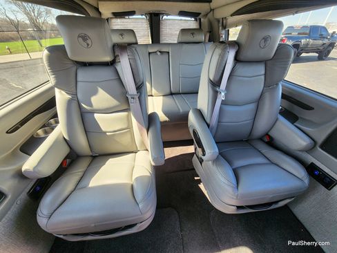 Used 2021 Chevrolet Express 3500 LS w/ Chrome Appearance Package image 9