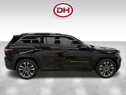 Used 2023 Jeep Grand Cherokee Overland AWD/4WD image 2