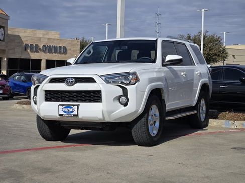 Used 2018 Toyota 4Runner SR5 image 3