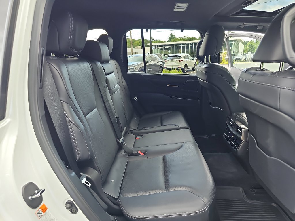 Used 2023 Lexus LX 600 4WD w/ Appearance Package image 27