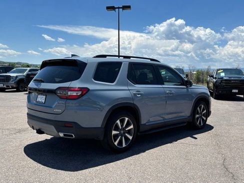 Used 2023 Honda Pilot Touring image 5