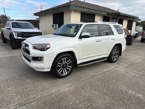 Used 2021 Toyota 4Runner Limited image 2