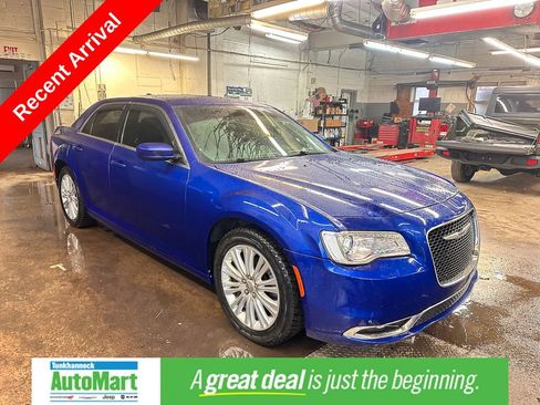 Used 2019 Chrysler 300 Touring L w/ Quick Order Package 22F image 1