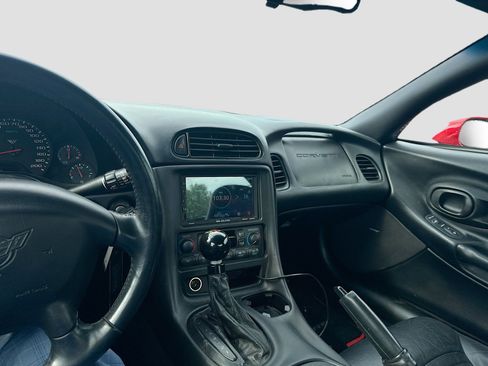 Used 1998 Chevrolet Corvette Coupe w/ Memory Pkg RWD image 22