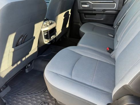 Used 2020 RAM 2500 Big Horn w/ Level 2 Equipment Group image 25